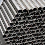 Tube acier et tube électrozingué