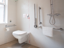 Salle de bain et Sanitaire PMR : les aides disponibles