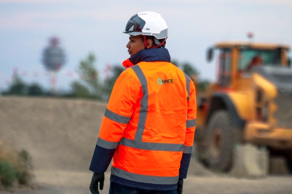 Détail d'une machine à broder sur textile