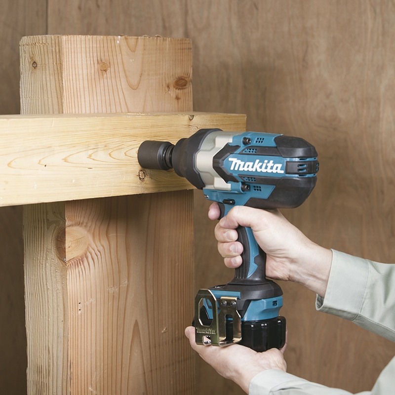 Boulonneuse 18 V 5 Ah couple maxi 1200 Nm Makita