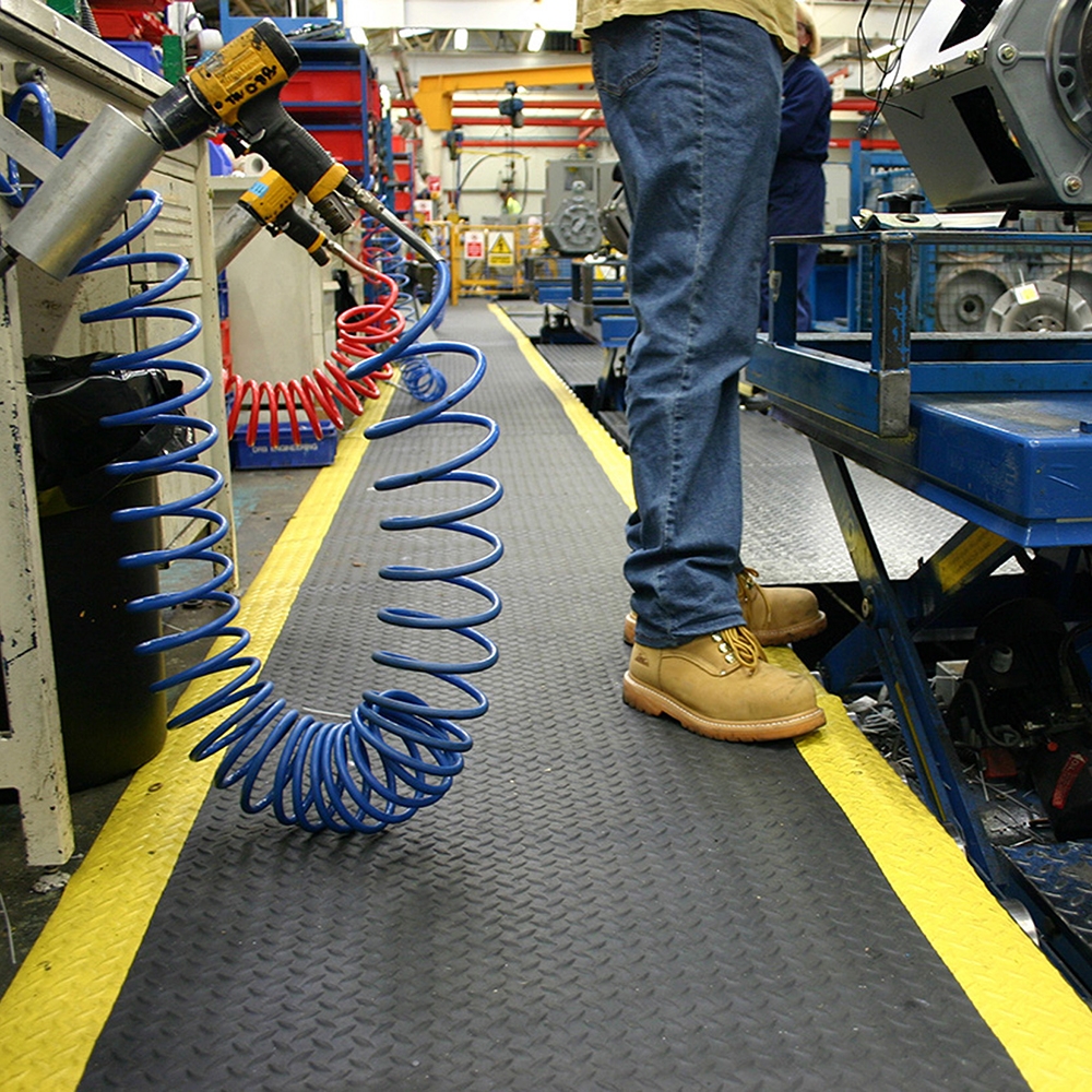 Tapis anti-fatigue Deckplate - Jaune/Noir Coba Plastics Ltd