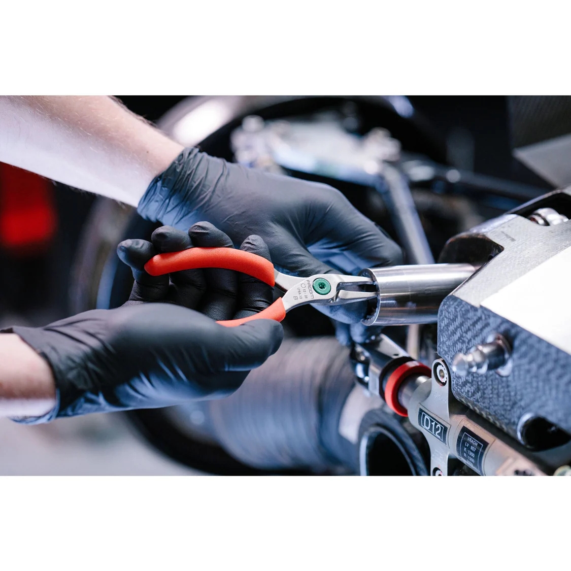 Pince pour circlips intérieurs à bec droit 85-200 mm Facom