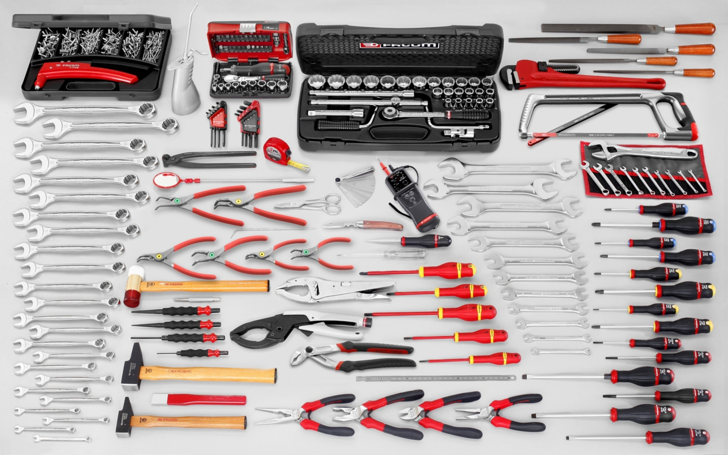 Servante 7 tiroirs équipée de 200 outils mécaniciens JET7.M140A Facom
