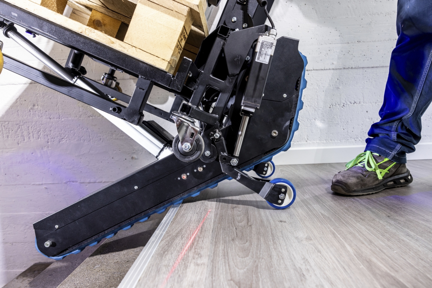 Diable monte-escalier à chenilles motorisées 350 kg avec écran et stabilisateur électrique Fimm