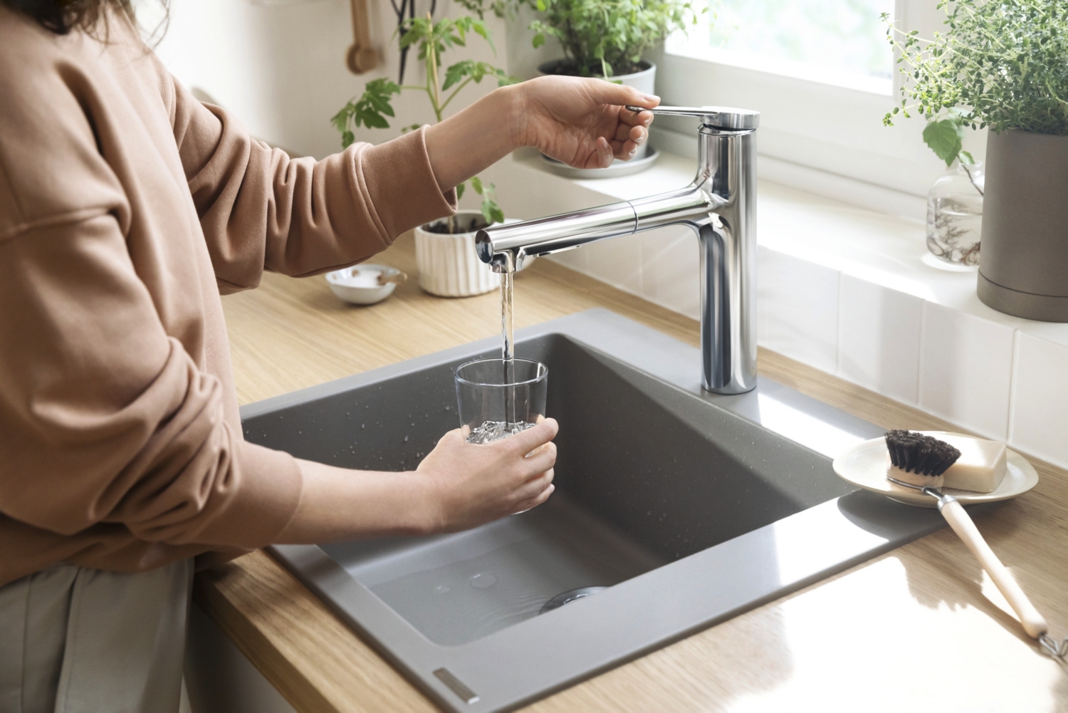 Mitigeur évier Zesis M33 160 2 jets - Avec douchette extractible Hansgrohe