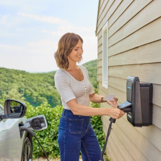 Borne de recharge Witty one 7 kw T2+TIC+RFID Hager