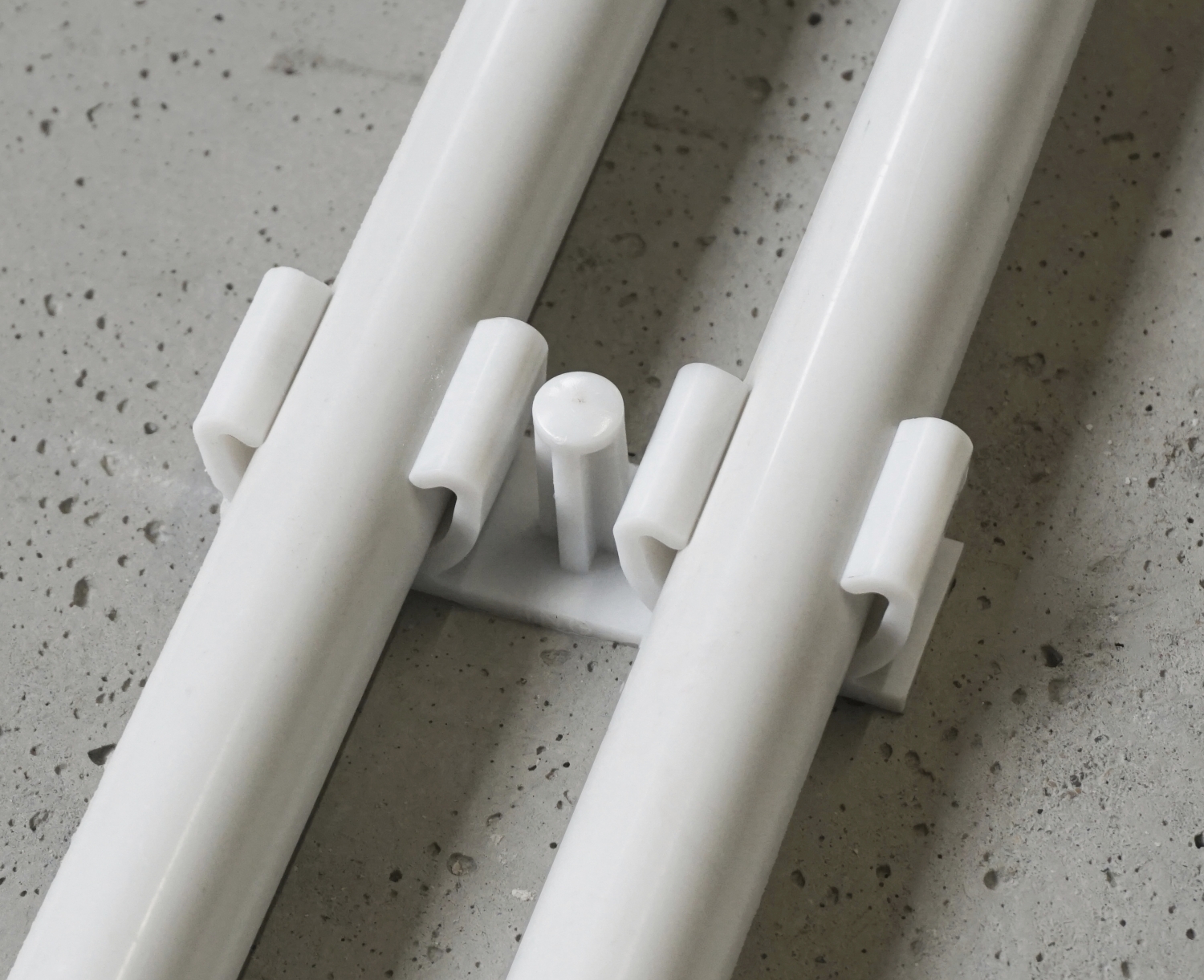 Collier de fixation Fix-Ring pour tubes IRO et gaines ICT blanc ING Fixations