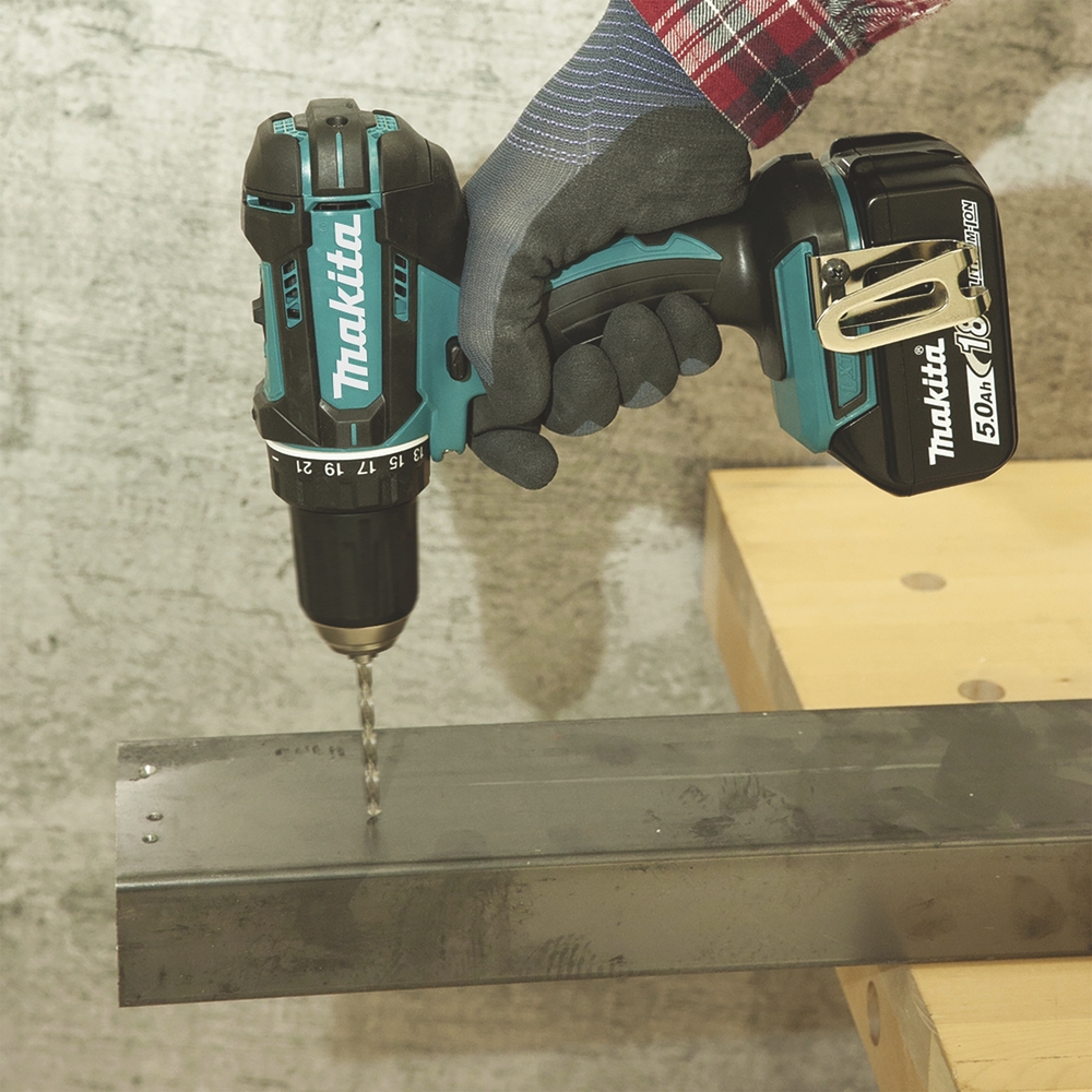 Perceuse visseuse 18V 4Ah Li-Ion + 3 batteries Makita