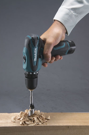 Perceuse visseuse 10,8 V Li-Ion 1,3 Ah Ø 10 mm DF330DWJ Makita